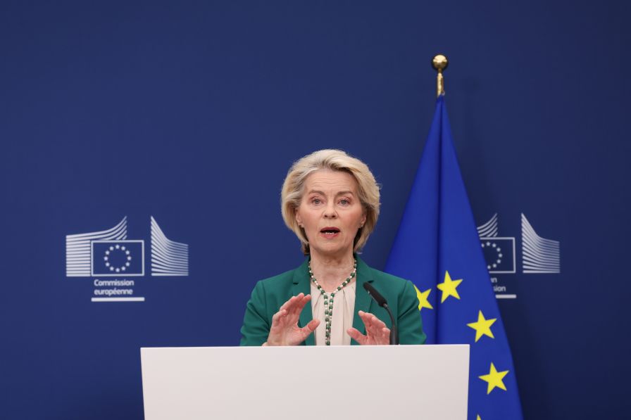 Фон дер Лайен призова за бързи реформи в Унгария