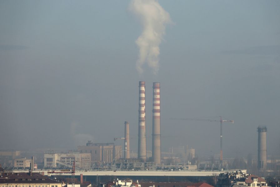 Аварии спряха топлоподаването в някои райони на София