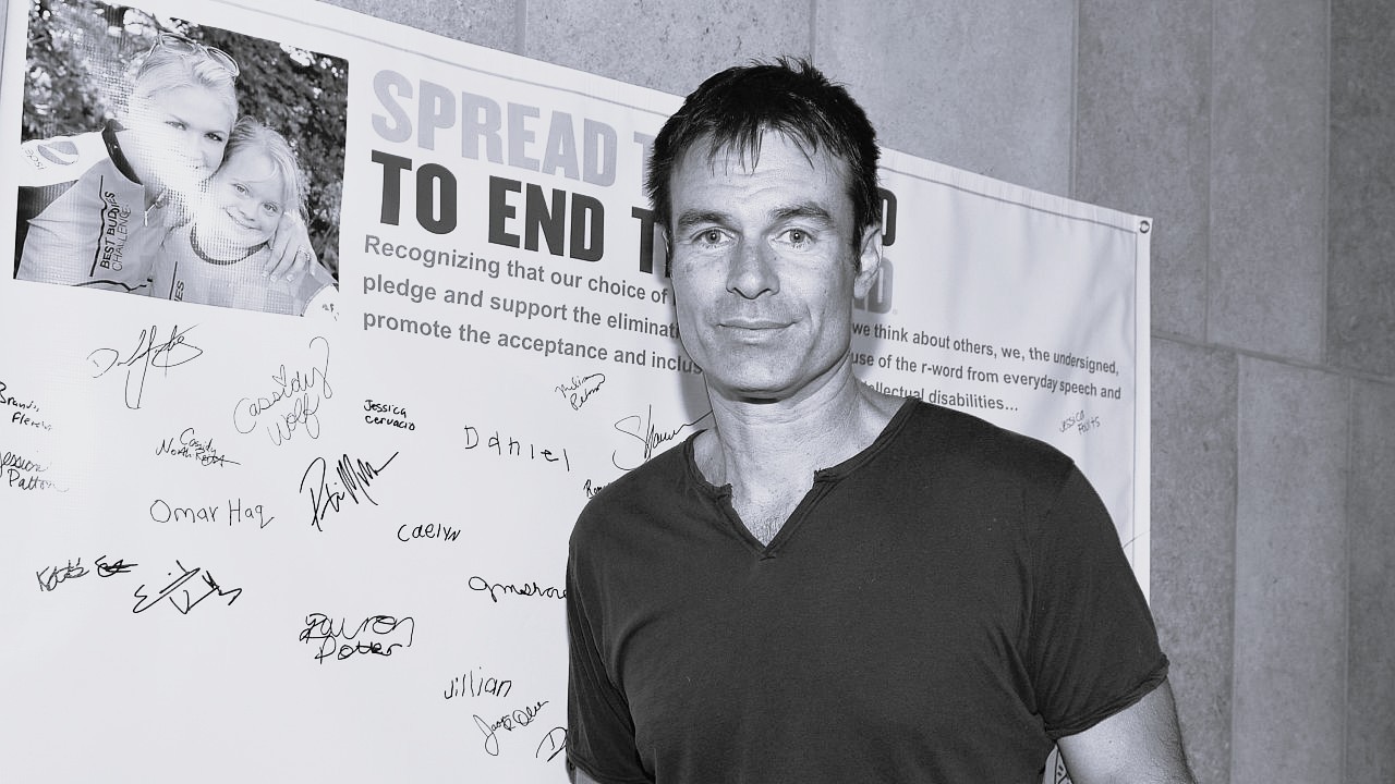 Обичаният актьор Патрик Мълдун почина внезапно на 57 години