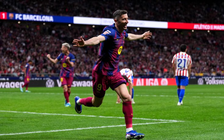 Барселона иска да поднови договора на Левандовски