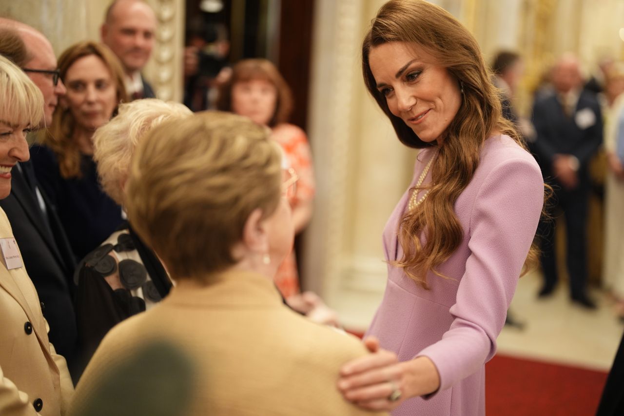 <p>Кралското семейство и специални гости се събраха в Бъкингамския дворец, за да почетат наследството и 100-годишнината от рождението на покойната кралица Елизабет II.</p>