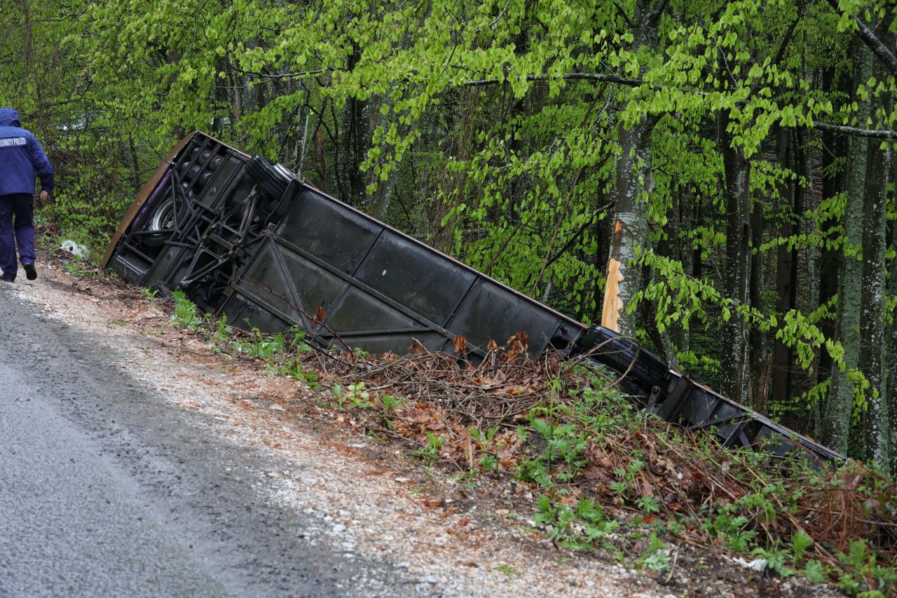 <p>Тежко пътнотранспортно произшествие с автобус, превозващ украински граждани, отне два живота и остави десетки ранени на пътя между Малко Търново и границата.</p>