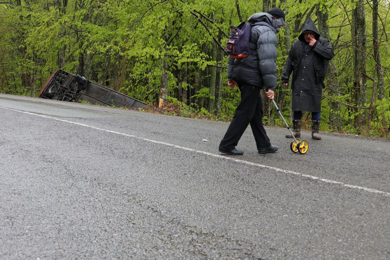 <p>Тежко пътнотранспортно произшествие с автобус, превозващ украински граждани, отне два живота и остави десетки ранени на пътя между Малко Търново и границата.</p>