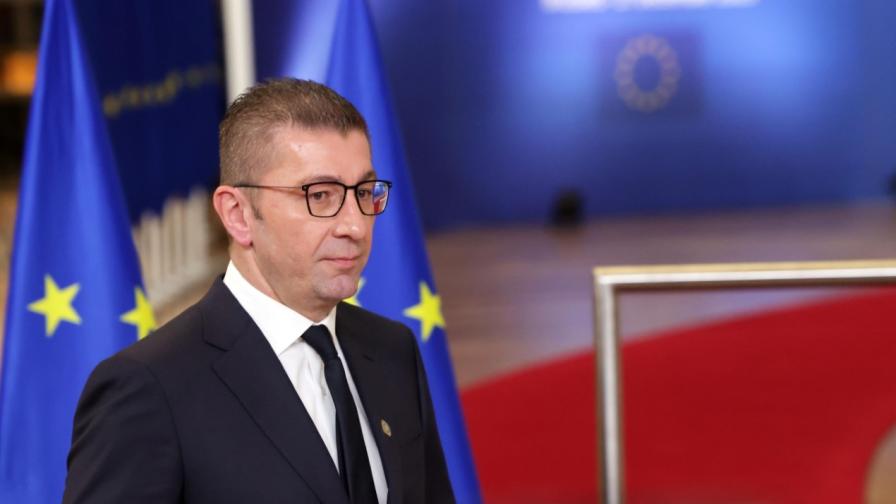 Мицкоски в Австрия: Тормози ни държава от ЕС