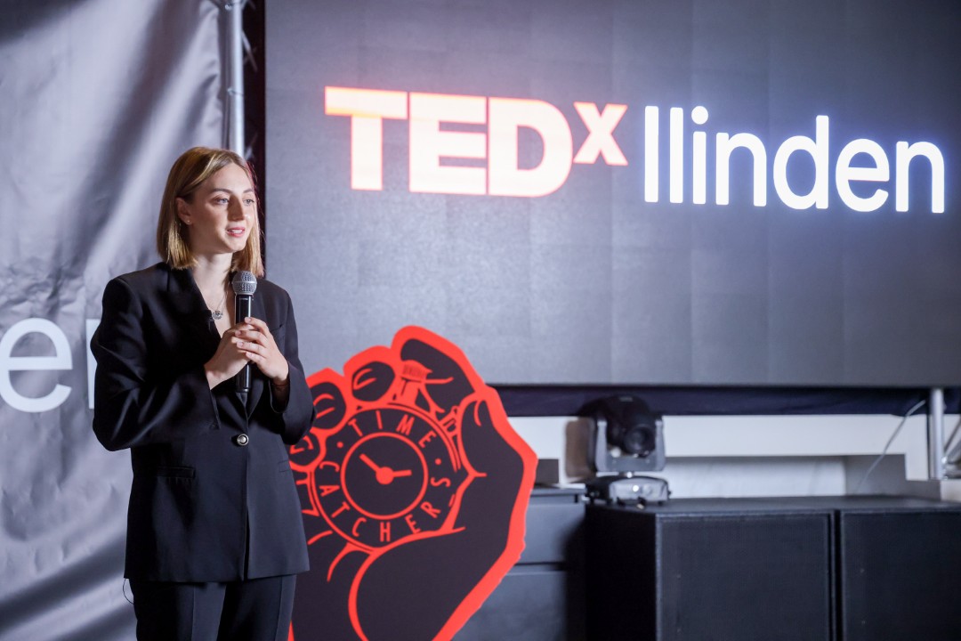 Боряна Калейн говори на тема "Смелостта да мислиш различно" на първото издание на TEDxIlinden