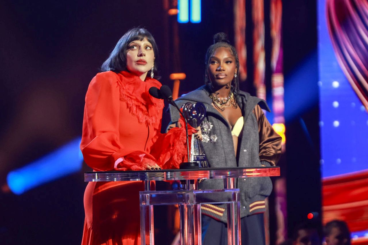 Лейди Гага и Доечии представиха „Runway“, саундтрака към „Дяволът носи Прада 2“