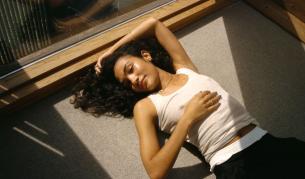 Ерата на Оливия Дийн: Новият глас на британския соул, който превзема световната сцена