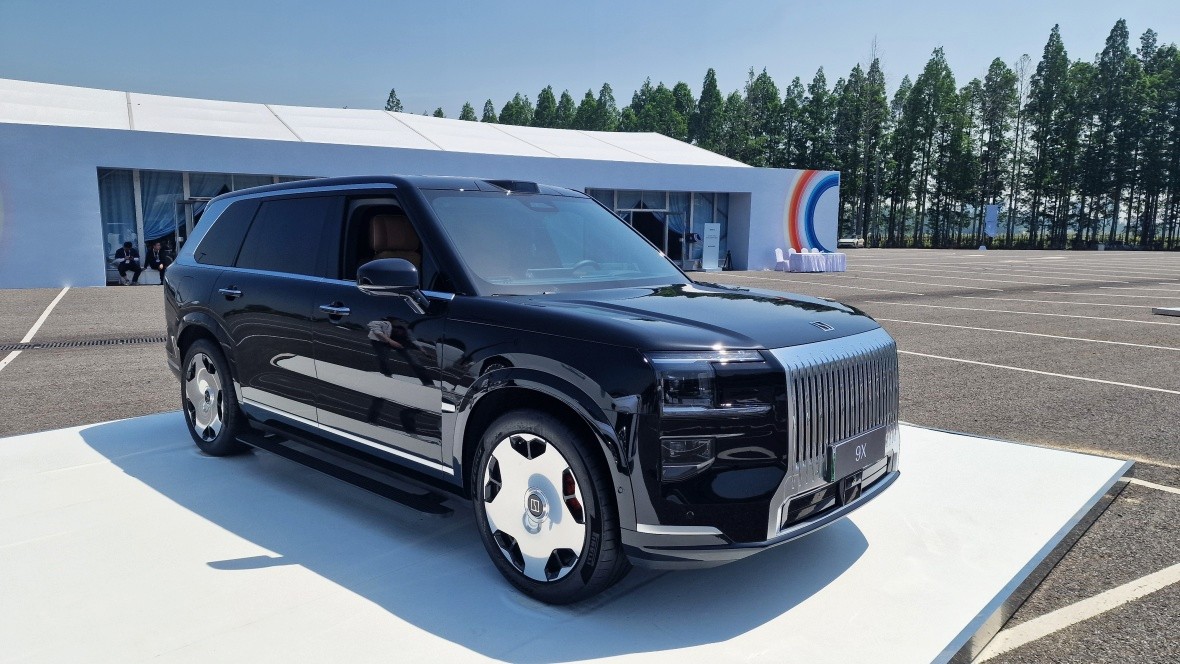 Zeekr 9X идва в България и застава срещу луксозния SUV елит