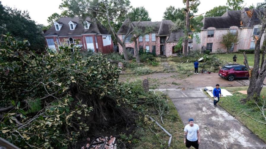 <p>Разрушителни бури пометоха Тексас, има ранени</p>