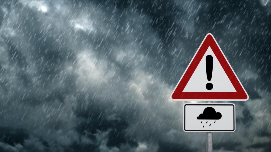 Силна буря и аквапланинг на АМ "Тракия"