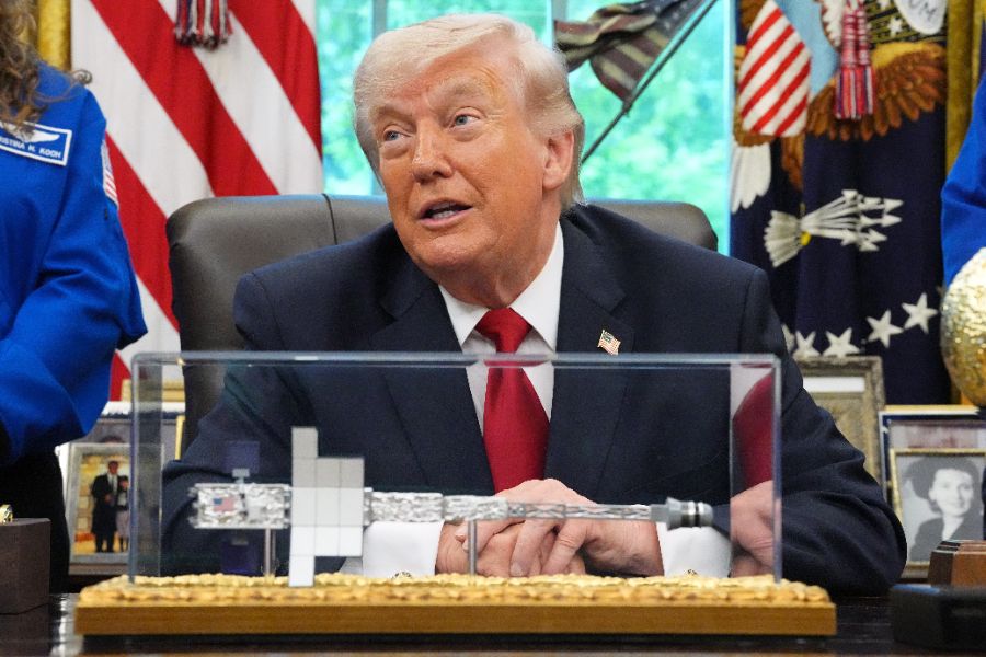 Астронавтите от "Артемис II" посетиха Белия дом.