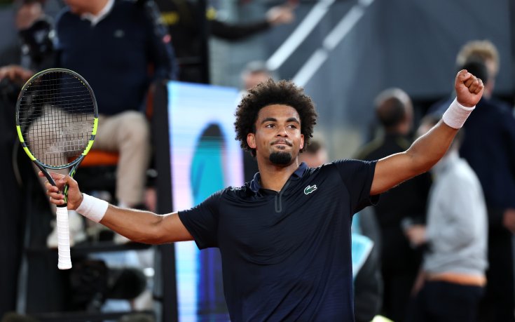 Девета поредна победа прати Артюр Фис на полуфиналите в Мадрид срещу Синер