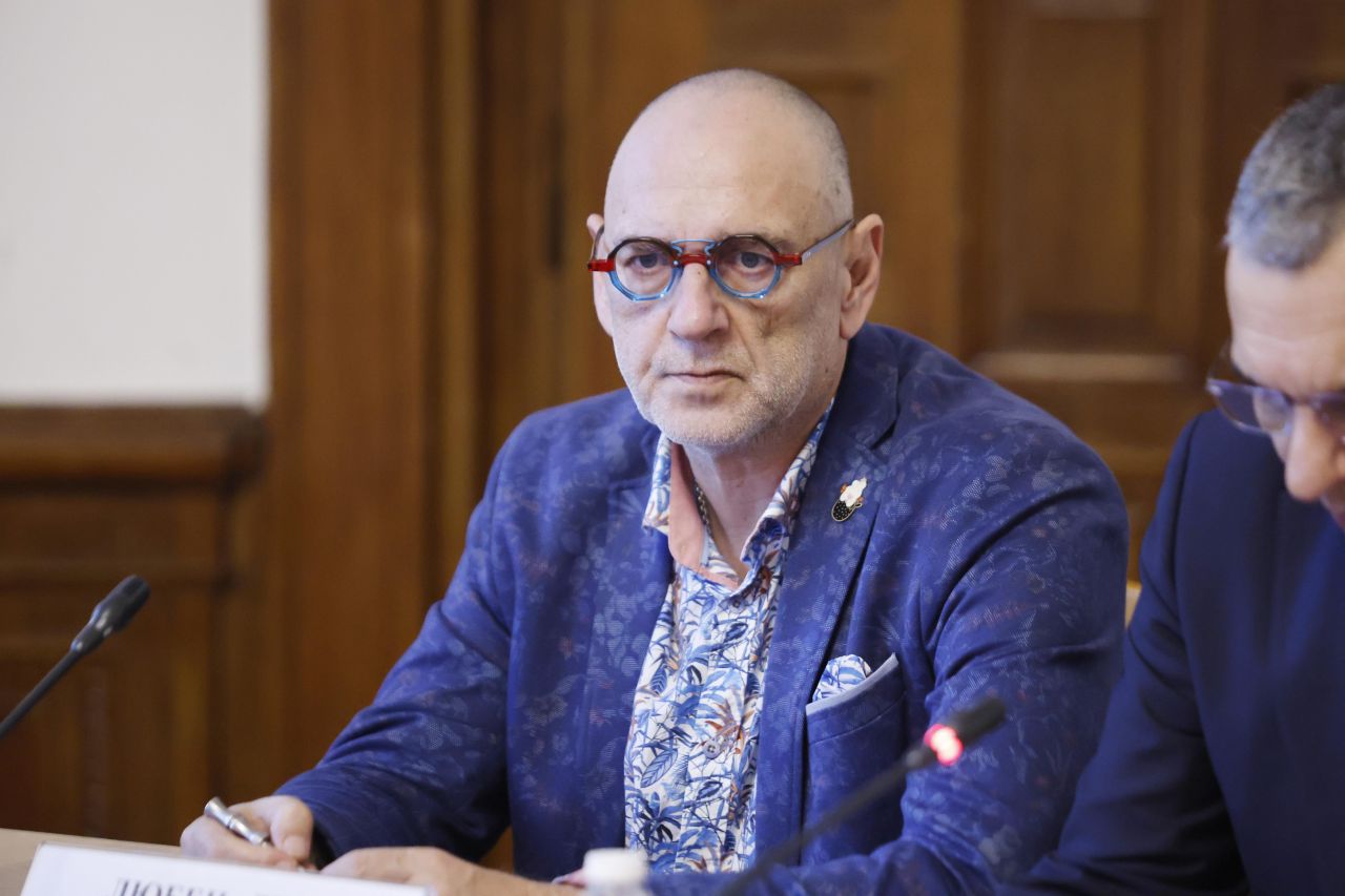 Любен Дилов - син е получил инсулт в Италия