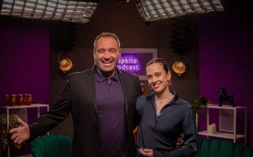 Весела Бабинова преодолява страховете си в “Капките”