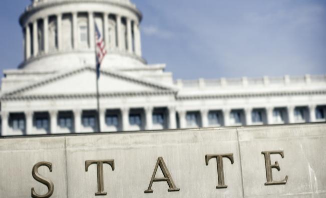 Конгресът на САЩ сложи край на рекордната финансова блокада на Белия дом