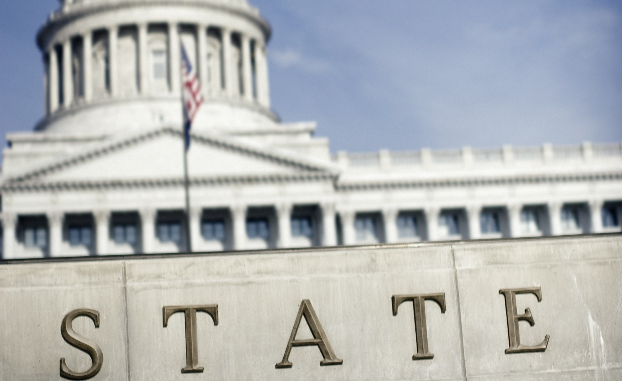 Конгресът на САЩ сложи край на рекордната финансова блокада на Белия дом