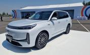 <p>Флагманът на Geely е на &bdquo;въздух&ldquo;, 5,2 метра, 6 места и до 1500 км пробег</p>