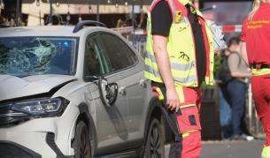 Автомобил помете пешеходци в Лайпциг, жертви и ранени