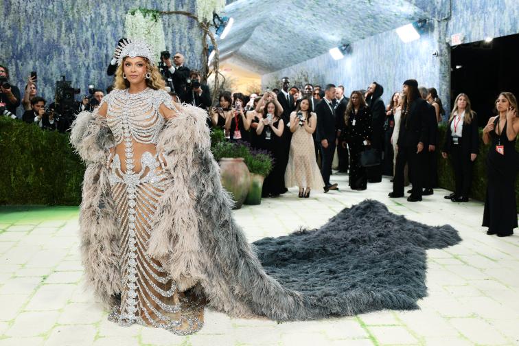 Бионсе превзе Met Gala със звездното си семейство