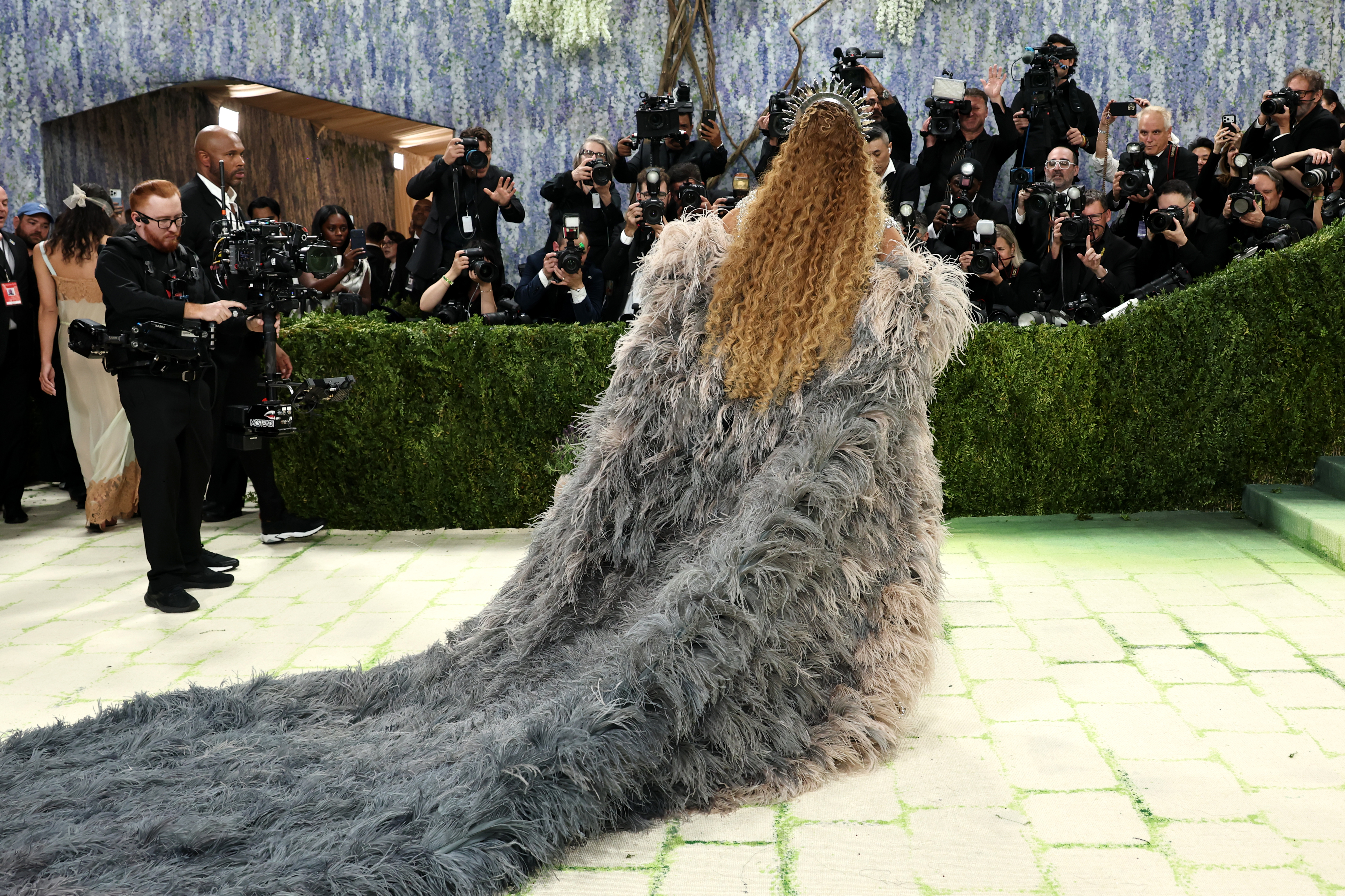 Бионсе превзе Met Gala със звездното си семейство.