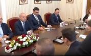 Старт на консултациите: Президентът Йотова разговаря с 