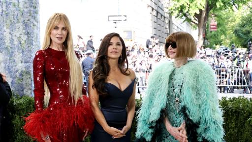 <p>Как Met Gala се превърна в кичозния &bdquo;Бал на Безос&ldquo;</p>