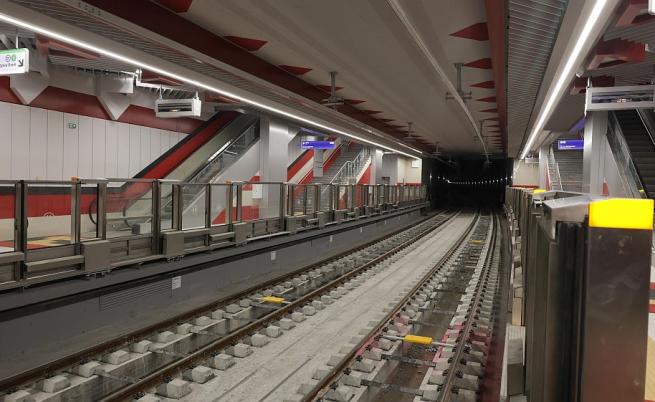 Линия 3 на метрото променя движението си, две станции затварят