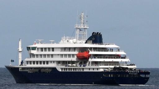 Корабът, засегнат от хантавирус, пристига в Ротердам за дезинфекция