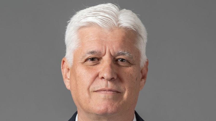 Министърът на отбраната: Имаме достатъчно въоръжение за F-16, няма да има съкращения на военнослужещи