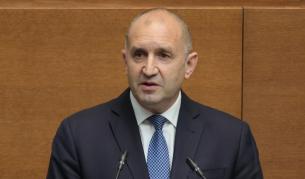 <p>Заради високите цени: Радев на среща с представители на търговските вериги</p>