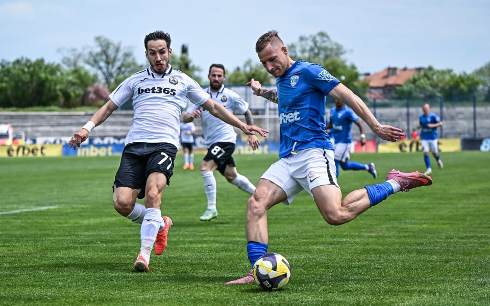 НА ЖИВО: Спартак Варна - Славия 2:1, Чунчуков реализира