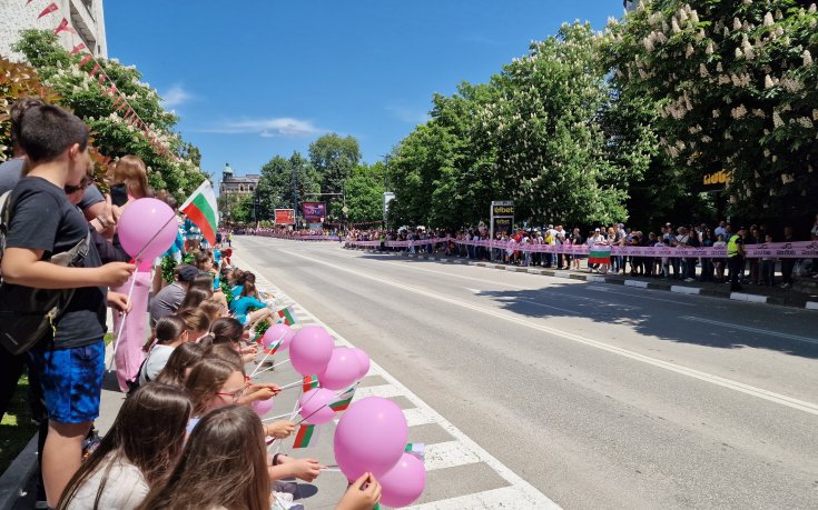 Епичен фотофиниш в сърцето на столицата сложи точка на третия етап на Джирото