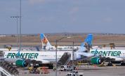 Появиха се кадри от момента, в който Airbus A321 засмуква човек на пистата (ВИДЕО)