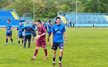 Спортист Своге удари Пирин с късни голове и гледа към спасението