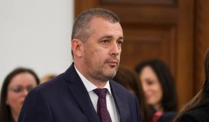 Министър Пеев ограничи разходите на транспортните дружества
