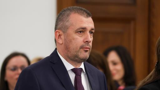 Министър Пеев ограничи разходите на транспортните дружества