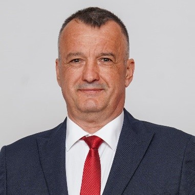 <p>Бисер Николов</p>