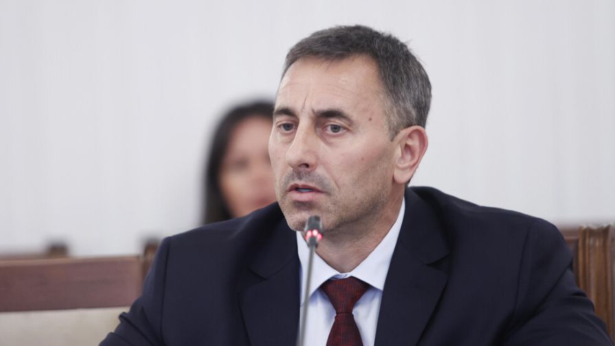 Румен Спецов: България е напълно обезпечена с горива, към момента няма риск от недостиг