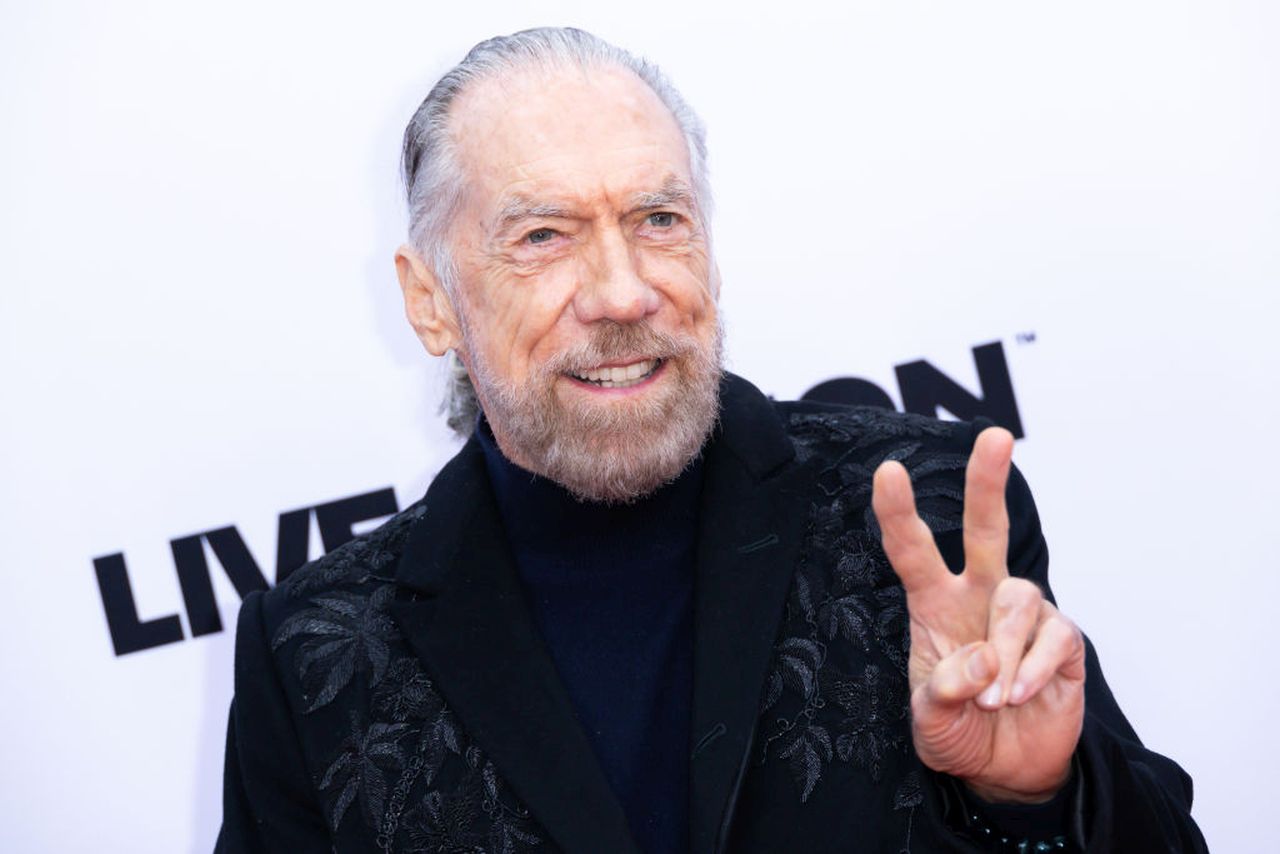 <p><strong>7. Джон Пол ДеДжория (John Paul DeJoria)</strong></p>

<p>Нетно състояние: $3 милиарда</p>

<p>Майка: Евантия ДеДжория (Evanthia DeJoria)</p>

<p>Източник на богатство: Текила, продукти за грижа за косата</p>