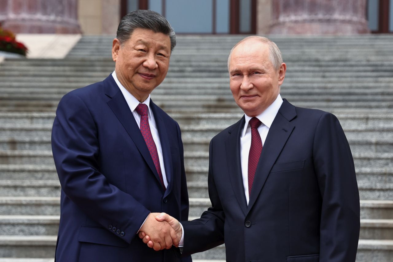Владимир Путин и Си Цзинпин се срещнаха в Киргизстан