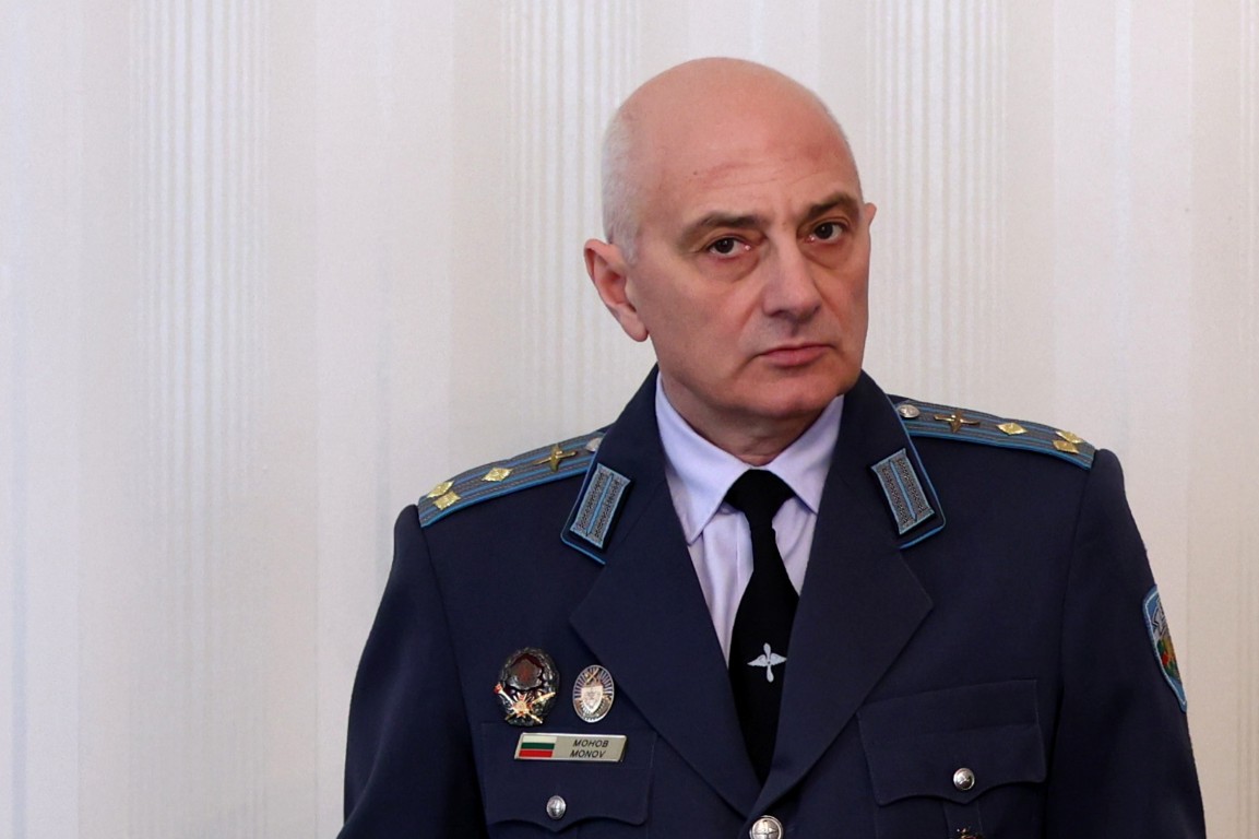 Радев назначи нов зам.-министър на отбраната
