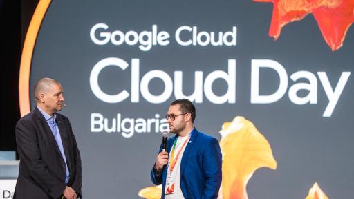 Борис Георгиев, директор на Googe Cloud за Централна и Източна Европа (вляво) и Симеон Кърцелянски, мениджър по киберсигурност в
„Информационно обслужване“ и ръководител на Националния център за киберсигурност на
България