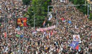 Инциденти в Белград след протест срещу Вучич