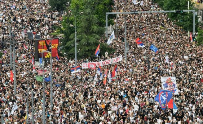Инциденти в Белград след протест срещу Вучич