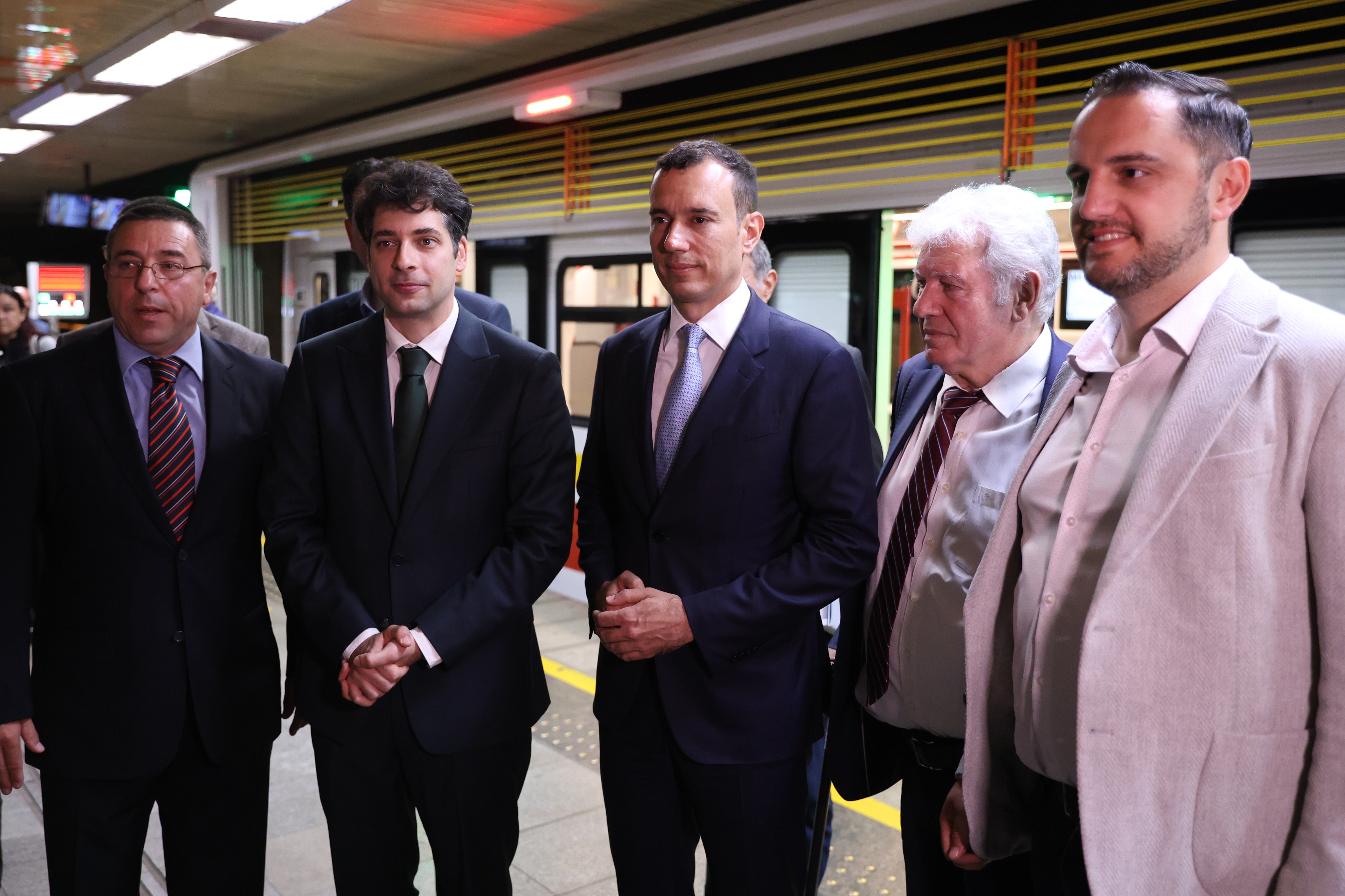 <p>София с чисто нови метровлакове по най-натоварените линии.</p>