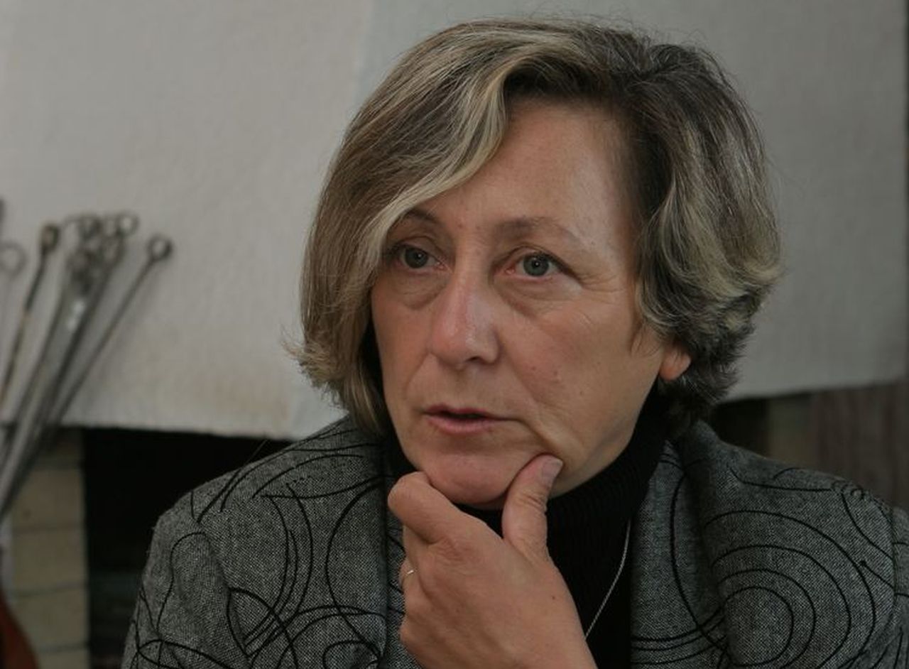 Илияна Йотова поздрави Нешка Робева за 80-годишния ѝ юбилей