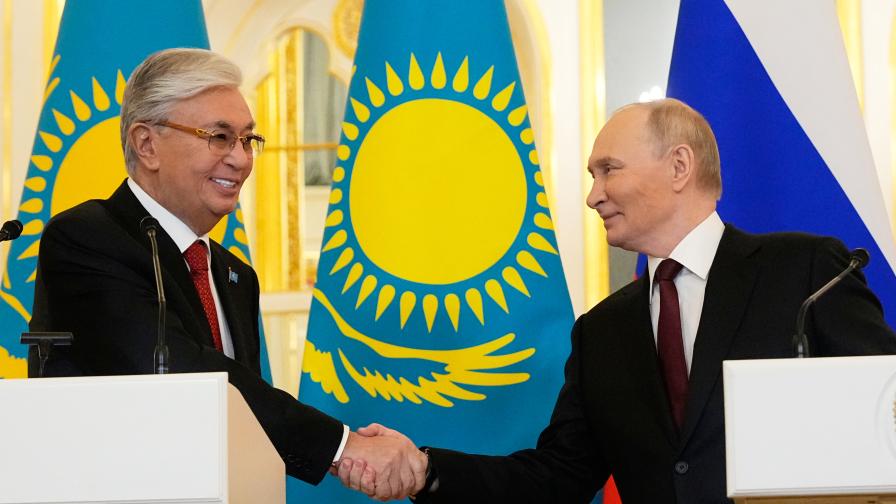 Путин подари четири амурски тигъра на Казахстан