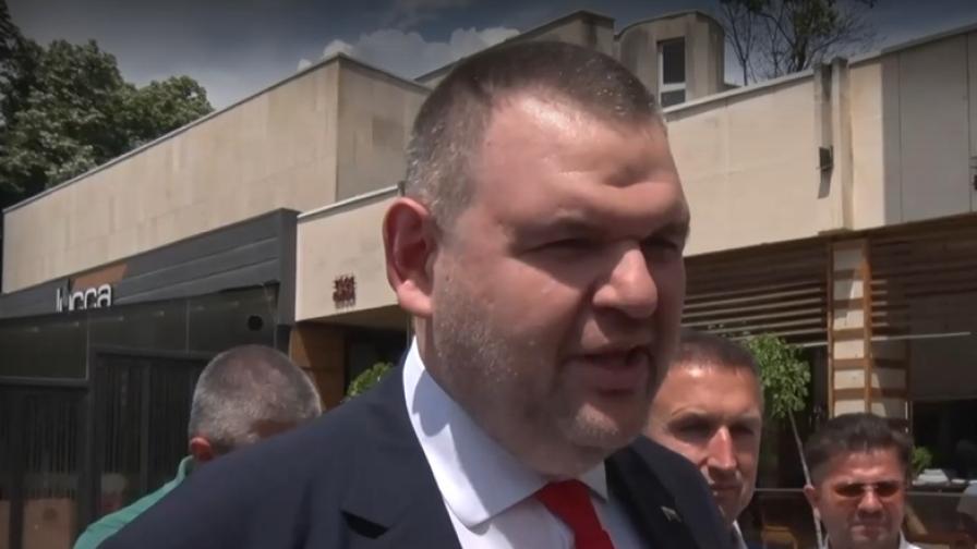 Пеевски за разпита на кмета на Кърджали: Огромен скандал