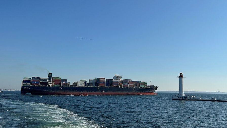 Руски дронове удариха товарен кораб край Одеса, двама моряци са евакуирани