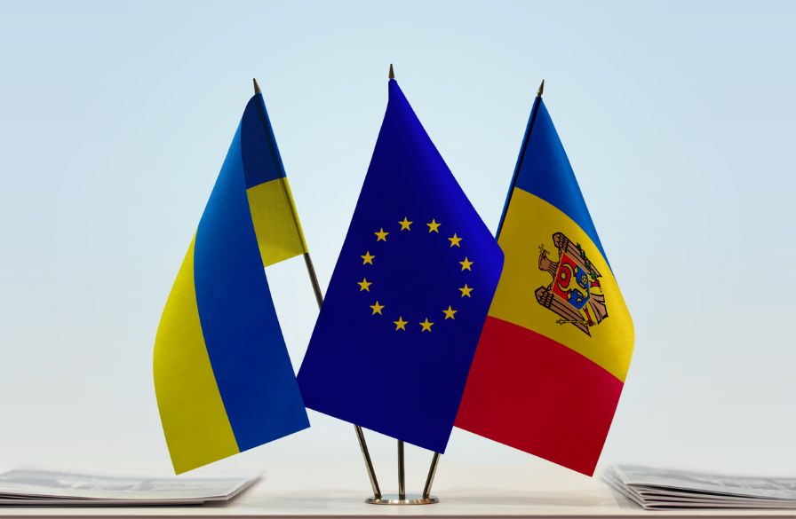 ЕС стартира преговорния процес за членство на Украйна и Молдова